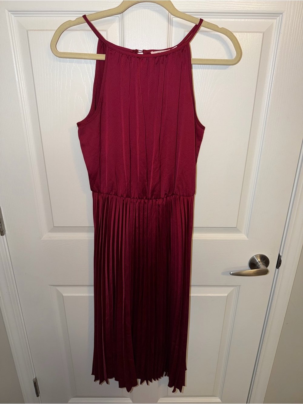 Mi Ami Burgundy Pleated Midi Dress Size M
 - Burgundy